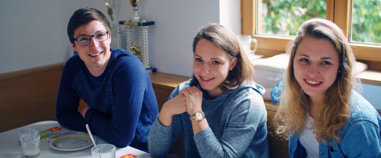 Judo-Trainer Robert Stoll ist stolz auf den Erfolg seiner Schwestern Amelie und Theresa. 