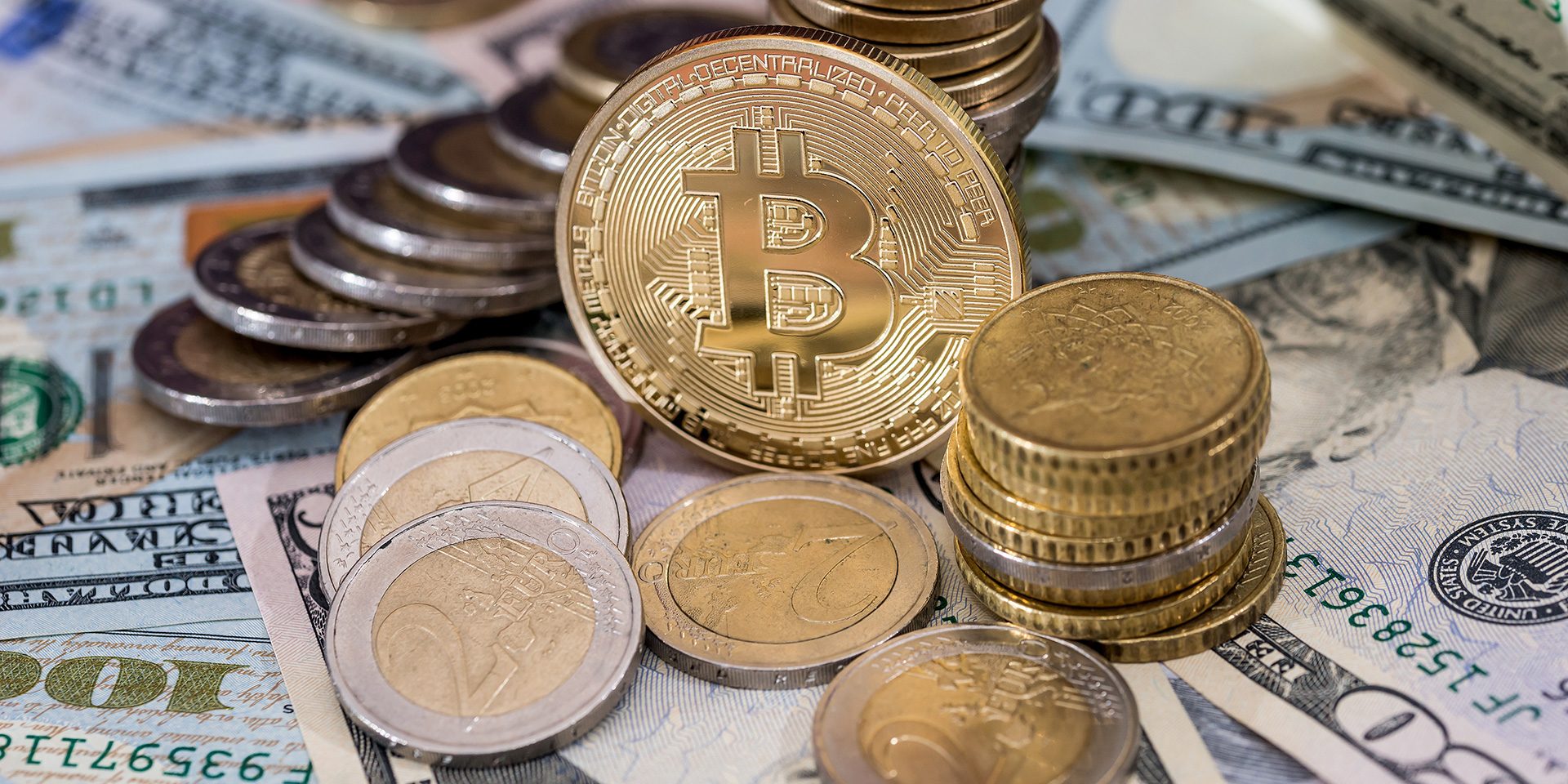 Wo das Vermögen nicht steckt: in Kryptowährungen. Die sind – bei starken Schwankungen – alle zusammen kaum mehr als 2 Billionen Euro wert. Und das ist kaum ein Sechstel des Werts aller Goldbestände.