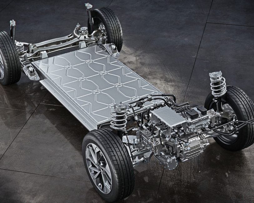 Weltweit werden die Produktionskapazitäten für neue Elektro-Auto-Batterien hochgefahren. Auch deutsche Autohersteller wie VW engagieren sich direkt.