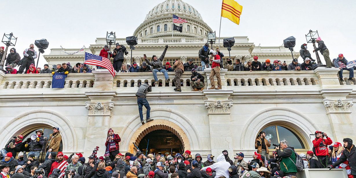 Sturm auf das Kapitol im Januar 2021. Der Versuch von Donald Trumps Anhängern, die förmliche Bestätigung des Wahlsiegs von Joe Biden zu verhindern, scheitert. Doch wie stabil sind Demokratien noch?