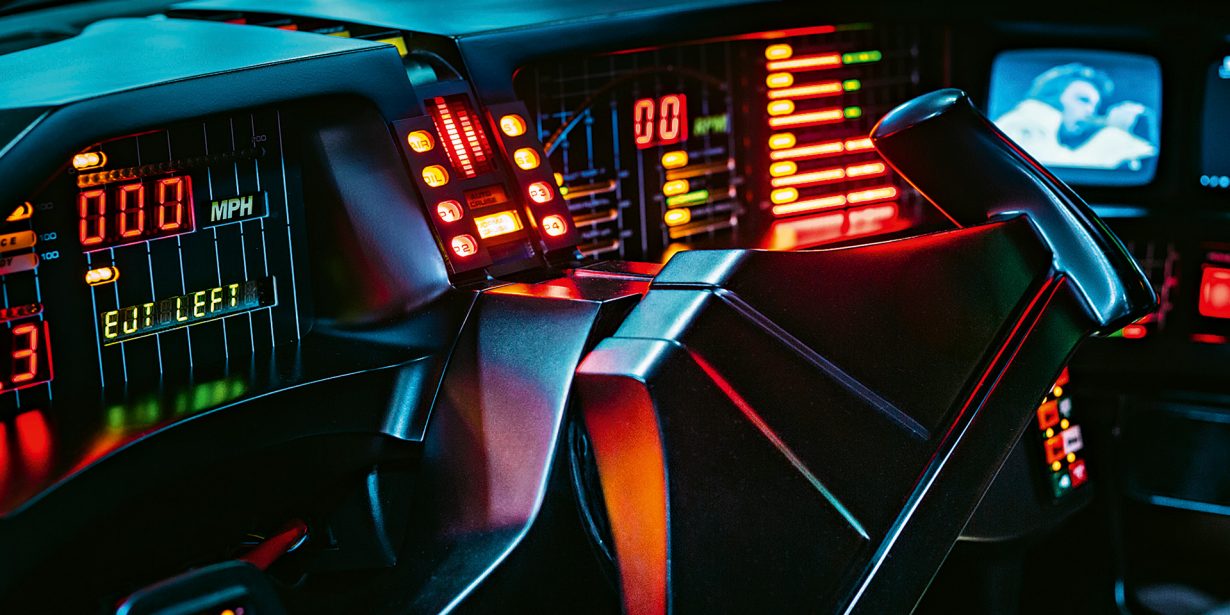 Cockpit des Kultautos KITT: 40 Jahre nach der „Knight Rider“-Utopie werden Autos tatsächlich zu rollenden Computern.