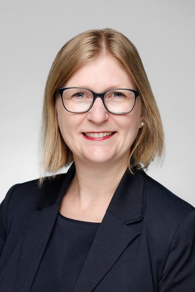 Elena Wellnitz, Personal Banking