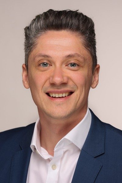 Eduard Schneider, Wealth Management