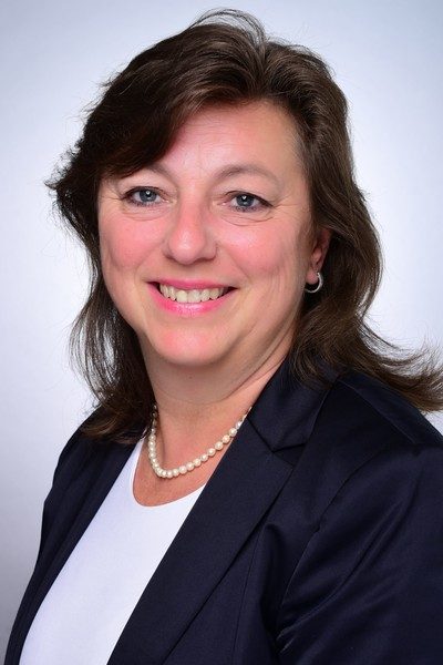 Karola Erdl, Wealth Management