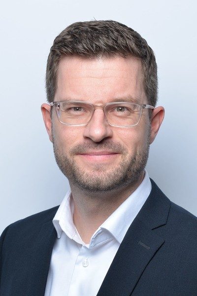 Sascha Restel, Personal Banking