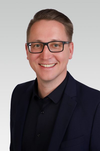 Sven Hirschfelder, Personal Banking
