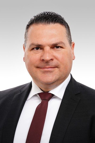 Sascha Petrovic, Personal Banking