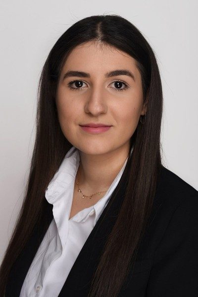 Ariana Sakiri, Personal Banking