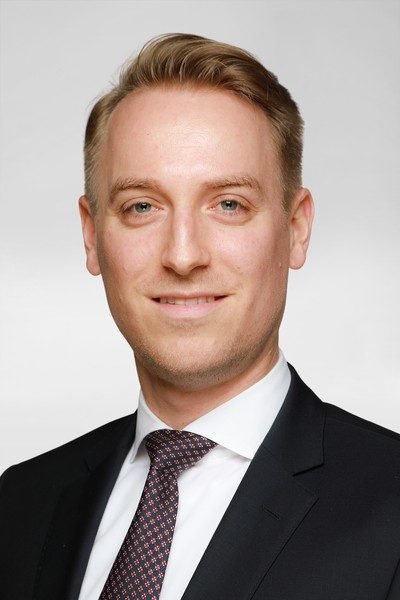 Tobias Ulrich , Wealth Management