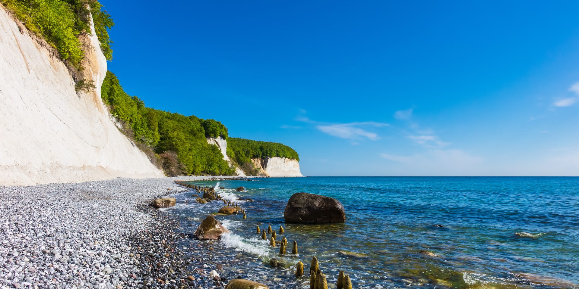 Steilküste bei Sassnitz mit charakteristischen Kreidefelsen.