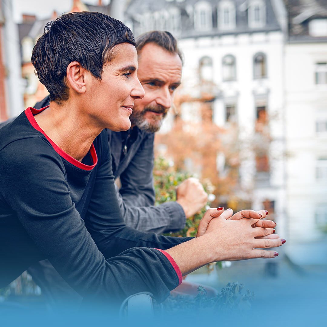 Ich habe bereits Geldanlagen. Jetzt bin ich unsicher, wie ich mit der hohen Inflation und den steigenden Zinsen umgehen soll. Was raten Sie mir?