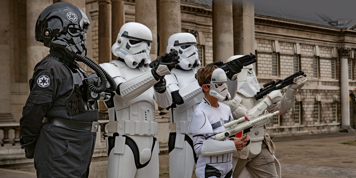Geschürte Angst vor Terror und die Furcht vor der Armee des Kanzlers lassen in „Star Wars“ die Demokratie untergehen.